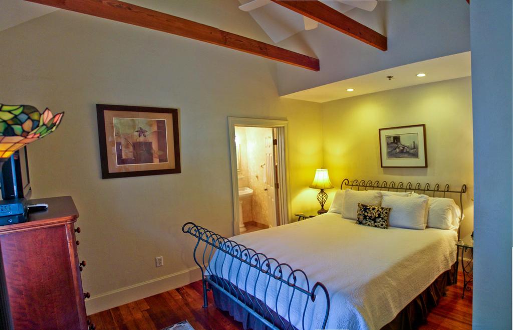 Night Swan Intracoastal Bed & Breakfast 뉴스머나비치 외부 사진