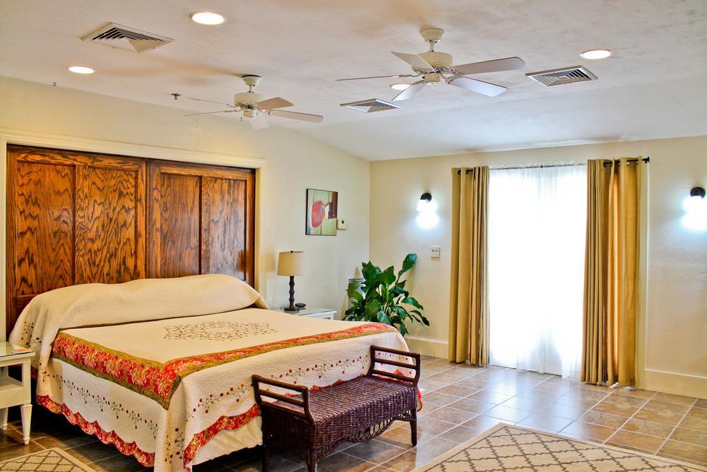 Night Swan Intracoastal Bed & Breakfast 뉴스머나비치 외부 사진