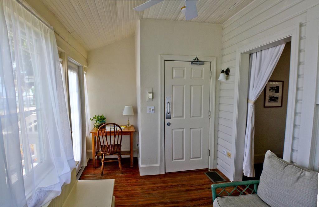 Night Swan Intracoastal Bed & Breakfast 뉴스머나비치 외부 사진